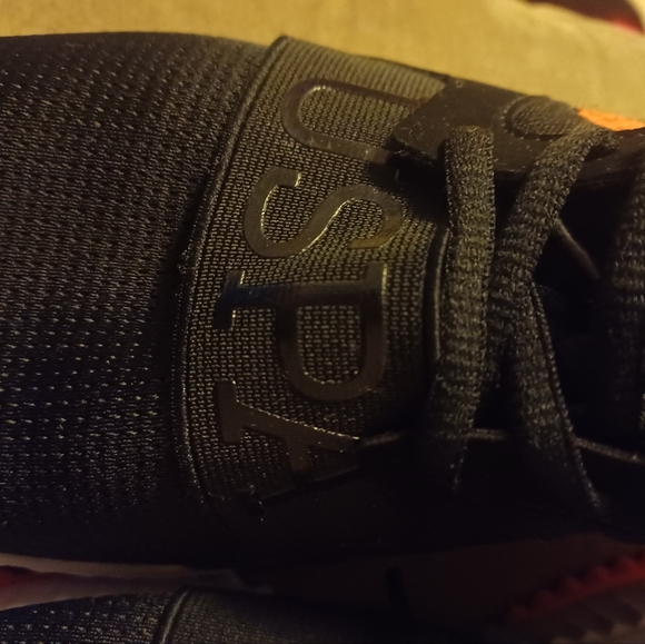 U.S. Polo Assn. Womens 8.5 Black & Orange Shoes. - Picture 6 of 9